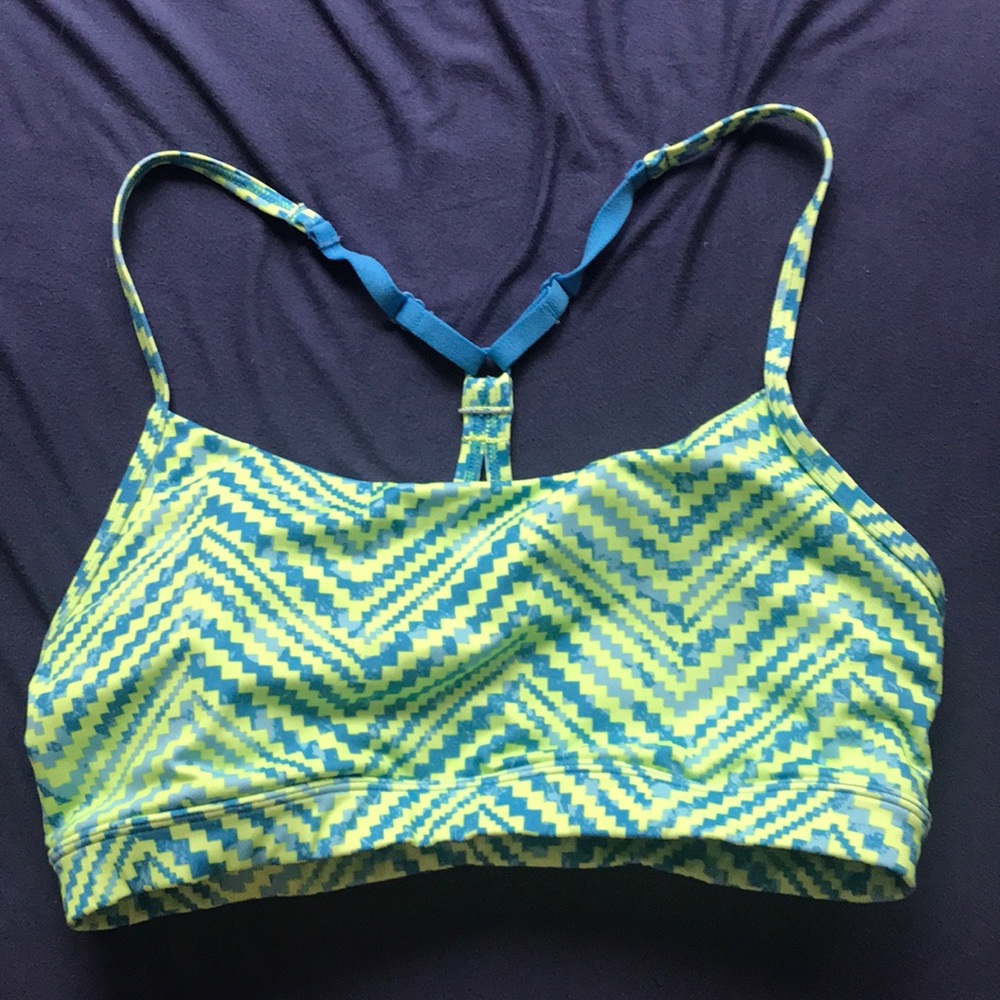 Patterned sports bra with strappy back
